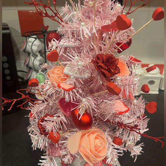 Valentine’s day decor tree homemade - Picture 3 of 6